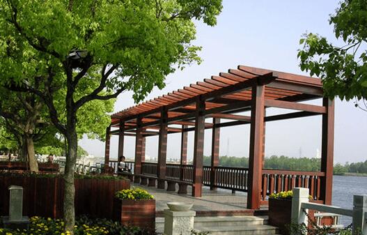 对于安全以及舒适的考虑，我们建议你安装木质产品